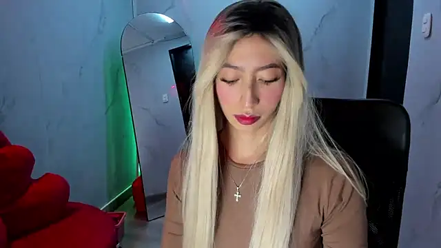 Snapshot of LilithCooperr_ chatting on 10.22.25 LilithCooperr online show from 10.22.25