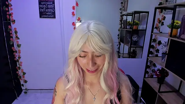 Snapshot of LilithCooperr_ chatting on 11.27.25 LilithCooperr online show from 11.27.25