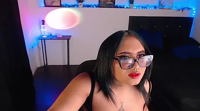 LiaScarlett online show from 12.14.24