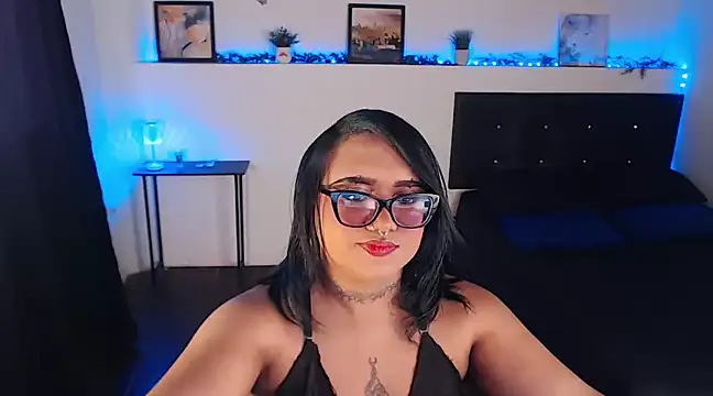 LiaScarlett online show from 12.20.24