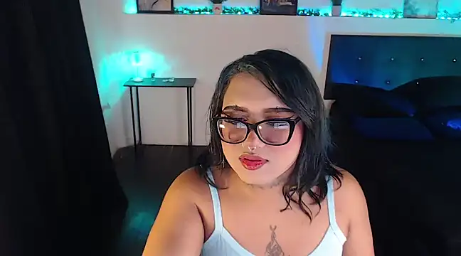 LiaScarlett online show from 12.28.24