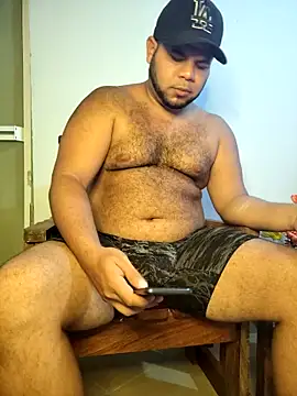 Snapshot of Evert_hairyboy chatting on 09.12.25 Evert hairyboy online show from 09.12.25