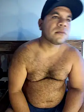 Snapshot of Evert_hairyboy chatting on 09.29.25 Evert hairyboy online show from 09.29.25