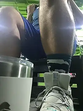 Snapshot of Evert_hairyboy chatting on 10.08.25 Evert hairyboy online show from 10.08.25