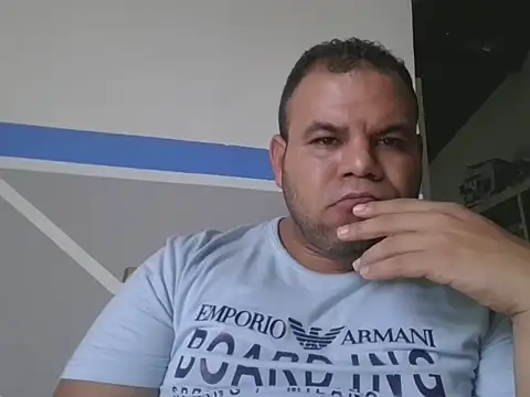 Snapshot of Evert_hairyboy chatting on 11.24.25 Evert hairyboy online show from 11.24.25