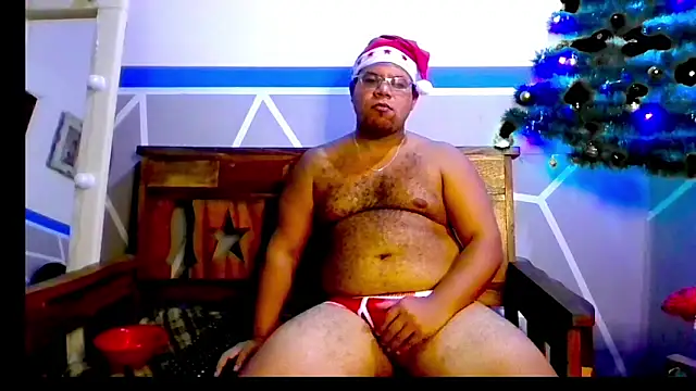 Snapshot of Evert_hairyboy chatting on 12.18.25 Evert hairyboy online show from 12.18.25