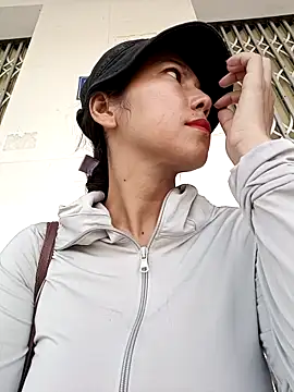 2HotAsain4u online show from 04.15.26