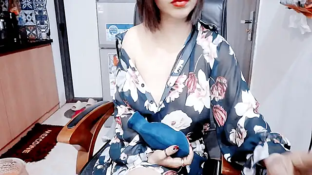 Snapshot of Miu-Le chatting on 02.12.26 Miu-Le online show from 02.12.26