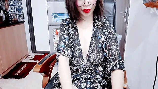 Snapshot of Miu-Le chatting on 03.24.26 Miu-Le online show from 03.24.26
