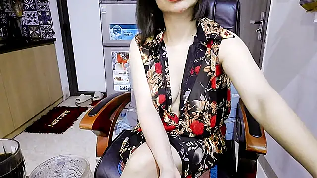 Snapshot of Miu-Le chatting on 04.01.26 Miu-Le online show from 04.01.26