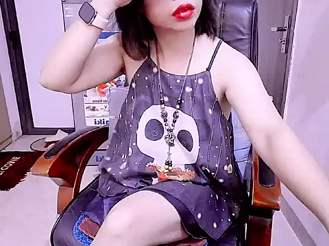 Snapshot of Miu-Le chatting on 04.14.26 Miu-Le online show from 04.14.26