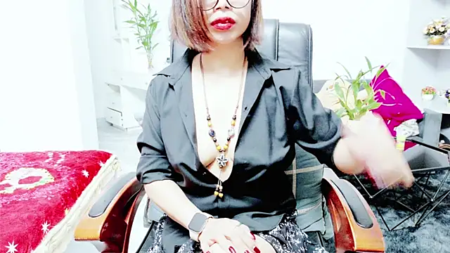 Snapshot of Miu-Le chatting on 06.16.26 Miu-Le online show from 06.16.26