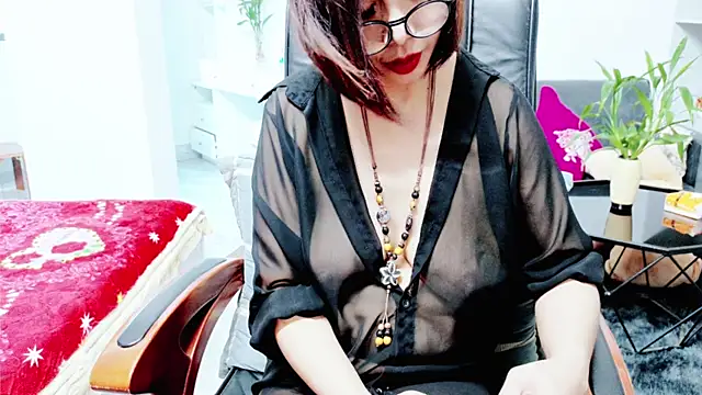 Snapshot of Miu-Le chatting on 06.19.26 Miu-Le online show from 06.19.26