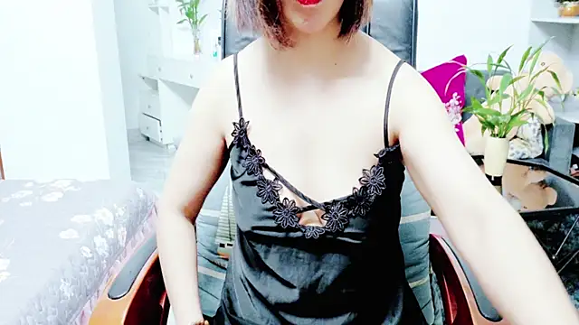 Snapshot of Miu-Le chatting on 06.23.26 Miu-Le online show from 06.23.26