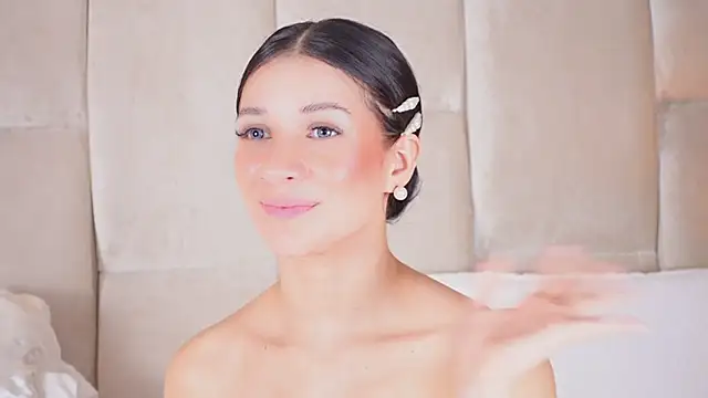 Snapshot of KiraKayleigh1 chatting on 03.11.25 KiraKayleigh1 online show from 03.11.25