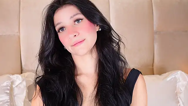 Snapshot of KiraKayleigh1 chatting on 09.13.25 KiraKayleigh1 online show from 09.13.25