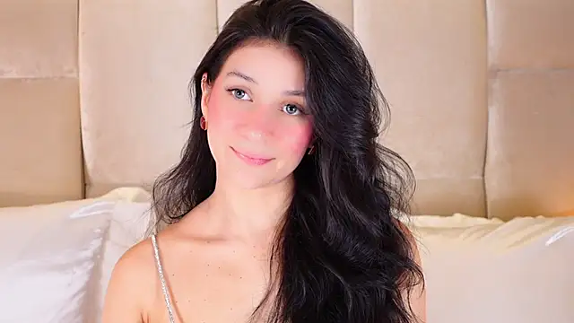 Snapshot of KiraKayleigh1 chatting on 10.17.25 KiraKayleigh1 online show from 10.17.25