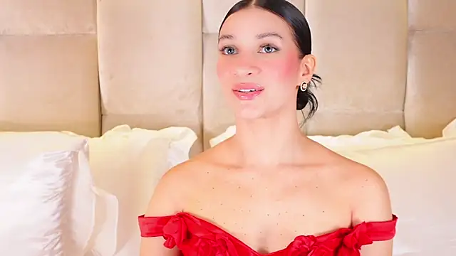 Snapshot of KiraKayleigh1 chatting on 10.20.25 KiraKayleigh1 online show from 10.20.25