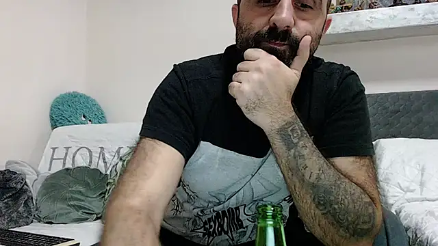 Snapshot of ivat80 chatting on 12.23.24 ivat80 online show from 12.23.24