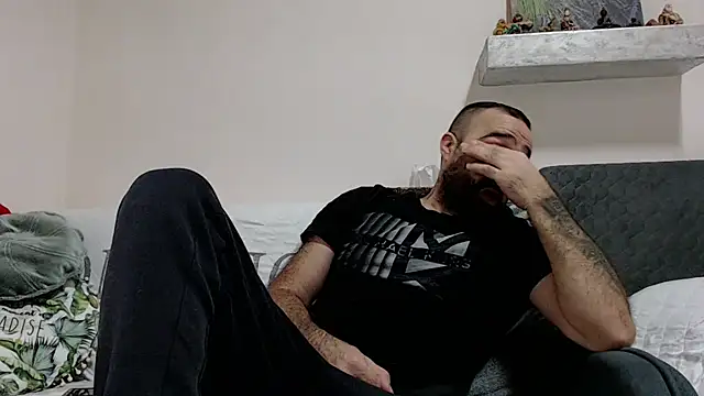 Snapshot of ivat80 chatting on 12.29.24 ivat80 online show from 12.29.24