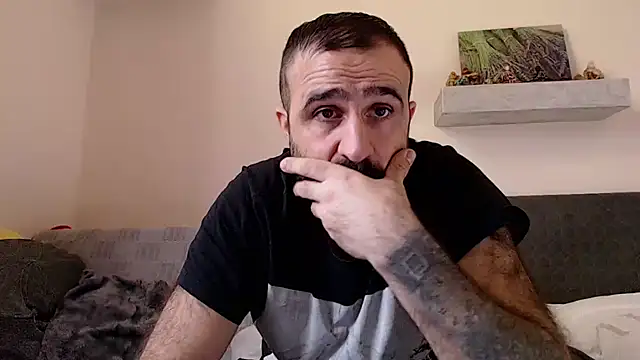 Snapshot of ivat80 chatting on 01.17.25 ivat80 online show from 01.17.25