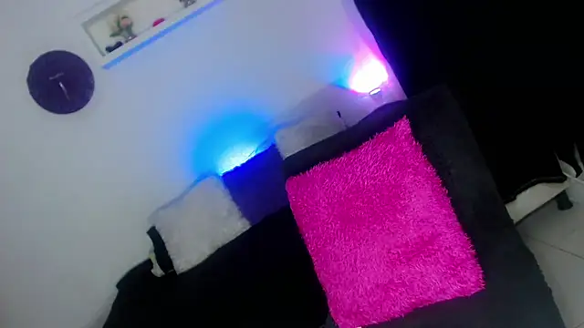 Snapshot of Ari_Tss chatting on 03.14.25 Ari Tss online show from 03.14.25