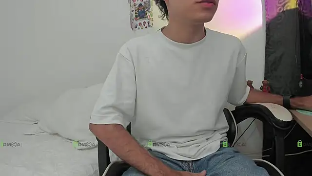 Snapshot of ronaldmq20 chatting on 12.22.25 ronaldmq20 online show from 12.22.25