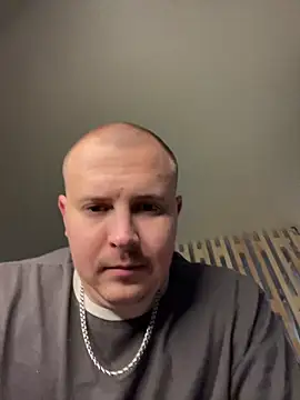 MrMrsRight online show from 10.25.25