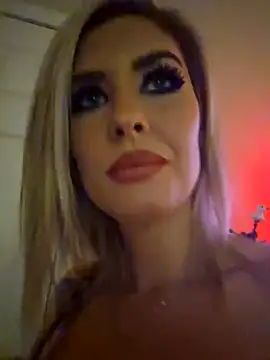 Snapshot of ellieconradxo chatting on 12.24.24 ellieconradxo online show from 12.24.24