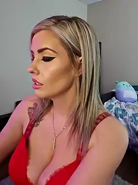 Snapshot of ellieconradxo chatting on 01.14.25 ellieconradxo online show from 01.14.25