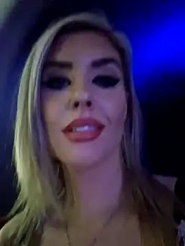 Snapshot of ellieconradxo chatting on 02.01.25 ellieconradxo online show from 02.01.25