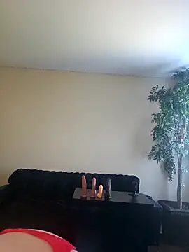 Snapshot of ellieconradxo chatting on 10.28.25 ellieconradxo online show from 10.28.25