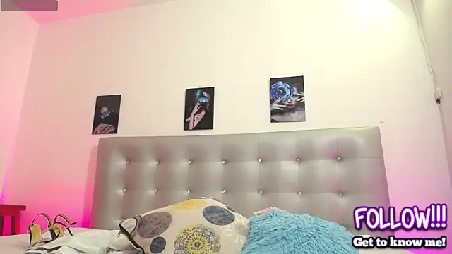 horny-juliette online show from 04.01.26