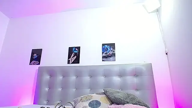 horny-juliette online show from 06.02.26