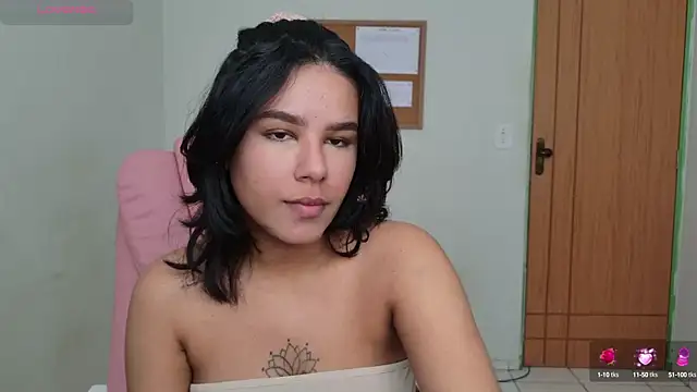 Snapshot of ninapego chatting on 09.27.25 ninapego online show from 09.27.25