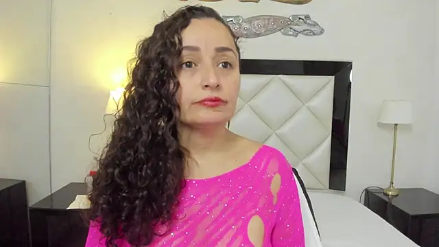  luna  sweet  online show from 02.16.25