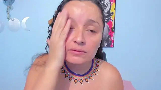  luna  sweet  online show from 10.15.25