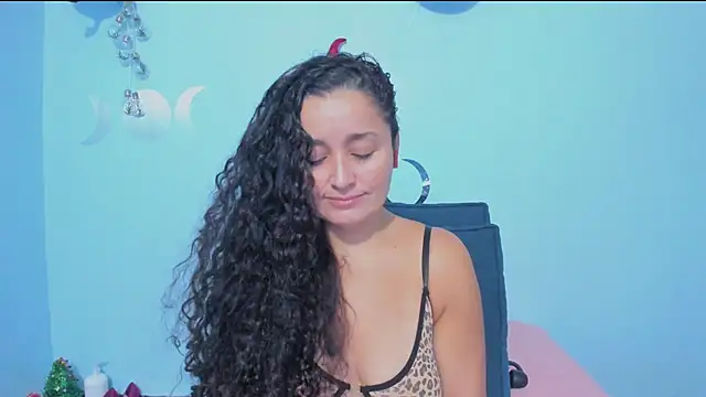  luna  sweet  online show from 12.04.25