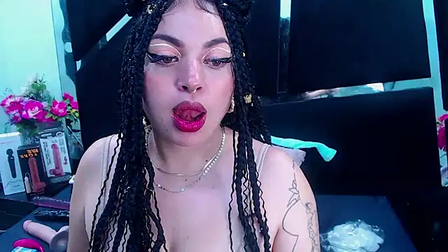 Snapshot of Cocoo_Nuth chatting on 01.04.25 Cocoo Nuth online show from 01.04.25