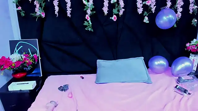 Snapshot of Cocoo_Nuth chatting on 02.08.25 Cocoo Nuth online show from 02.08.25