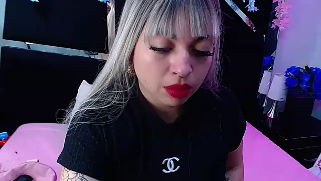 Snapshot of Cocoo_Nuth chatting on 03.01.25 Cocoo Nuth online show from 03.01.25