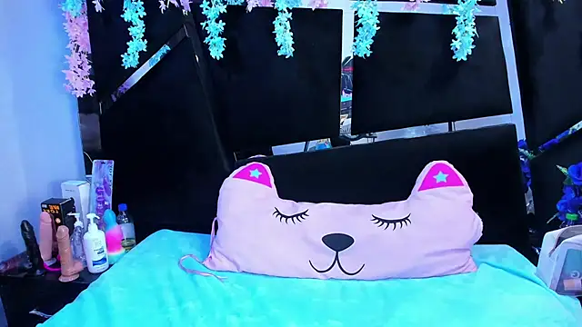 Snapshot of Cocoo_Nuth chatting on 09.20.25 Cocoo Nuth online show from 09.20.25