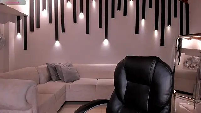 Snapshot of AmberLewis_ chatting on 09.14.25 AmberLewis online show from 09.14.25