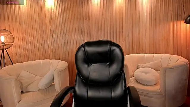 Snapshot of AmberLewis_ chatting on 09.21.25 AmberLewis online show from 09.21.25