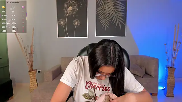 Snapshot of AmberLewis_ chatting on 11.02.25 AmberLewis online show from 11.02.25