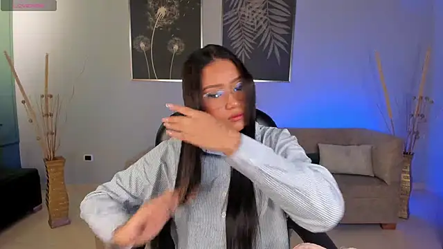 Snapshot of AmberLewis_ chatting on 11.09.25 AmberLewis online show from 11.09.25