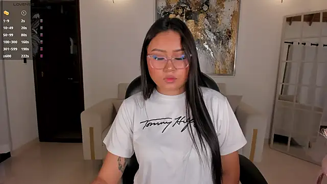 Snapshot of AmberLewis_ chatting on 11.16.25 AmberLewis online show from 11.16.25