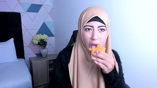 chaymae nah  online show from 01.21.25