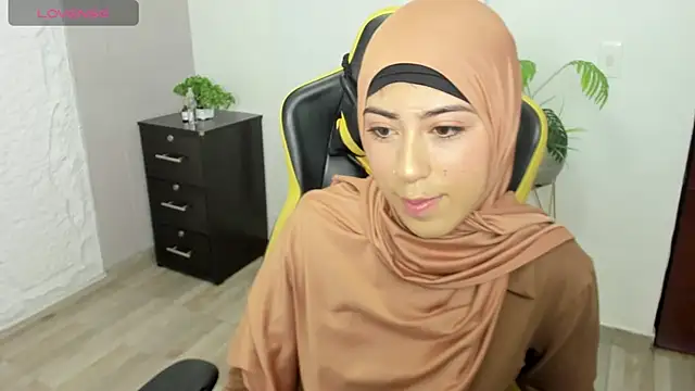 chaymae nah  online show from 03.11.25