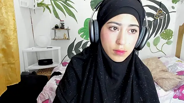 chaymae nah  online show from 10.24.25